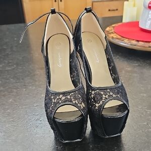 Wonderly Elegant Black Lace Platform Heels